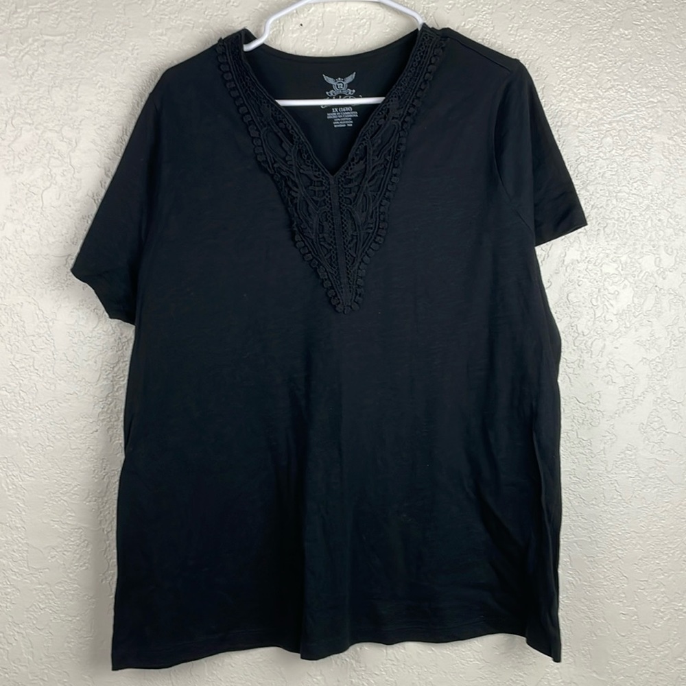 Faded Glory black top v neck